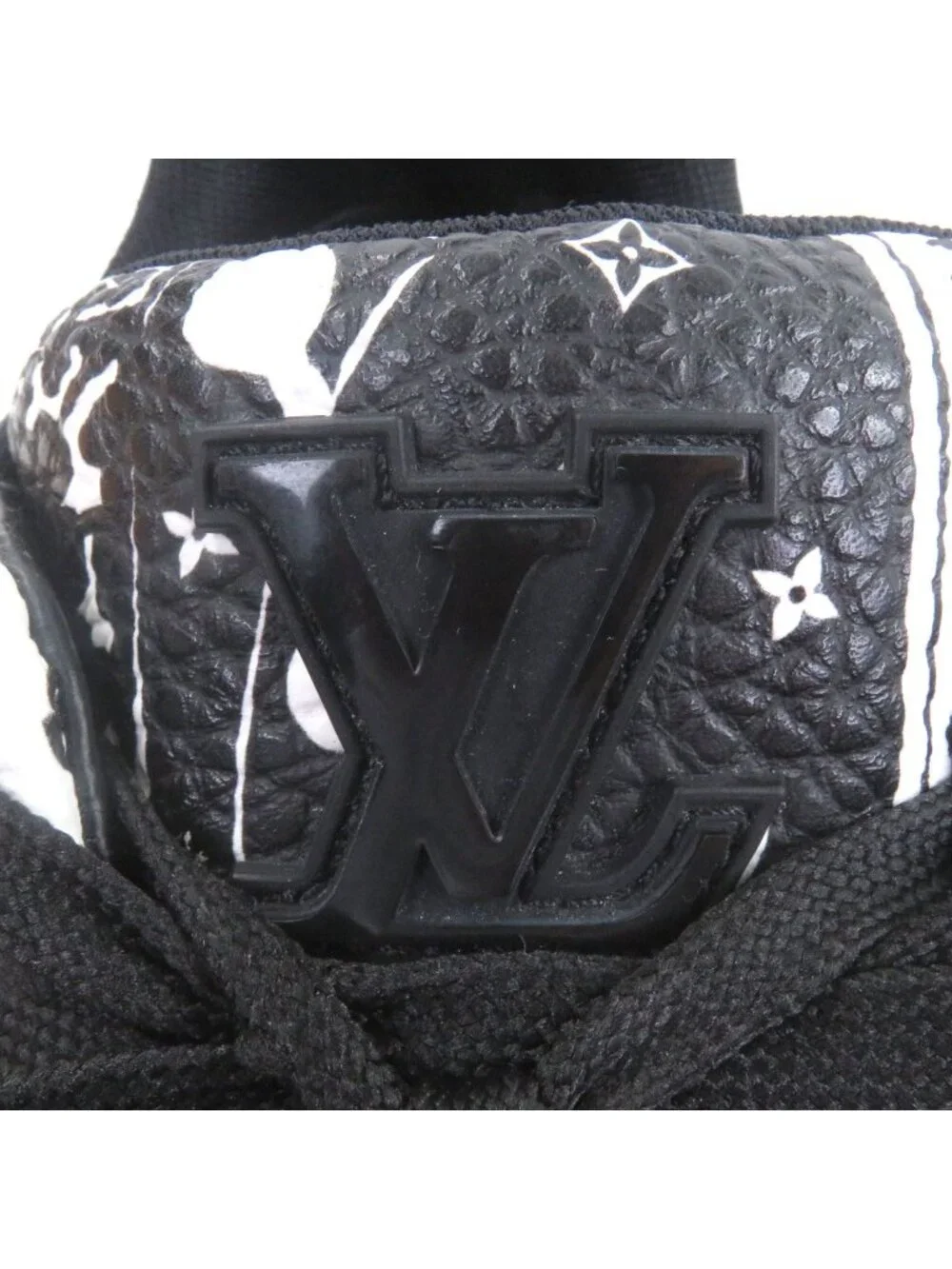 Louis Vuitton 2022 Trainer Line Comic Pattern - Picture 7 of 9